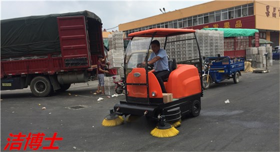 電動掃地車